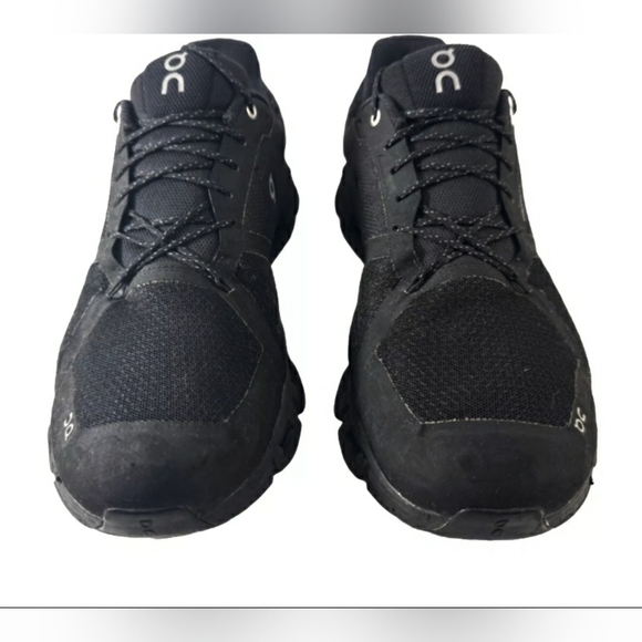 On Cloudflyer Waterproof Black Lunar Running Sneaker Mens Size 12 or Women 13.5 - Picture 4 of 7